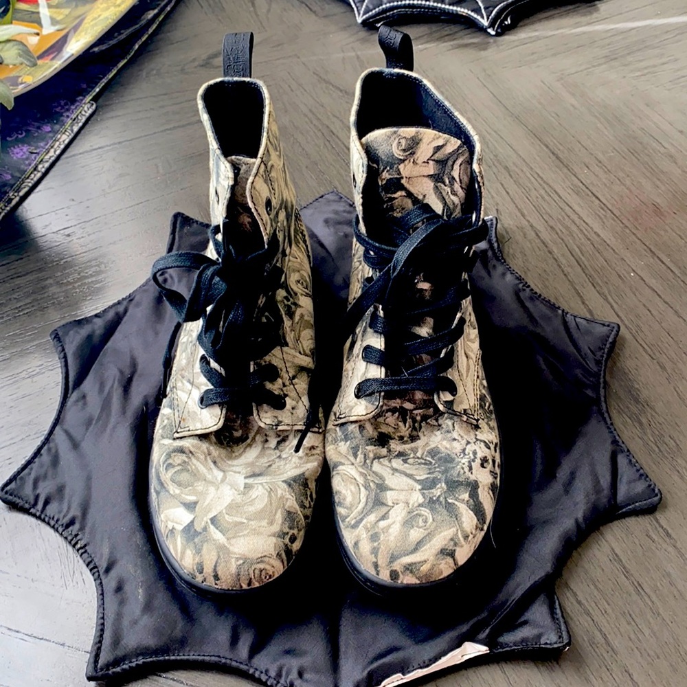 Dr Martens  canvas sneakers